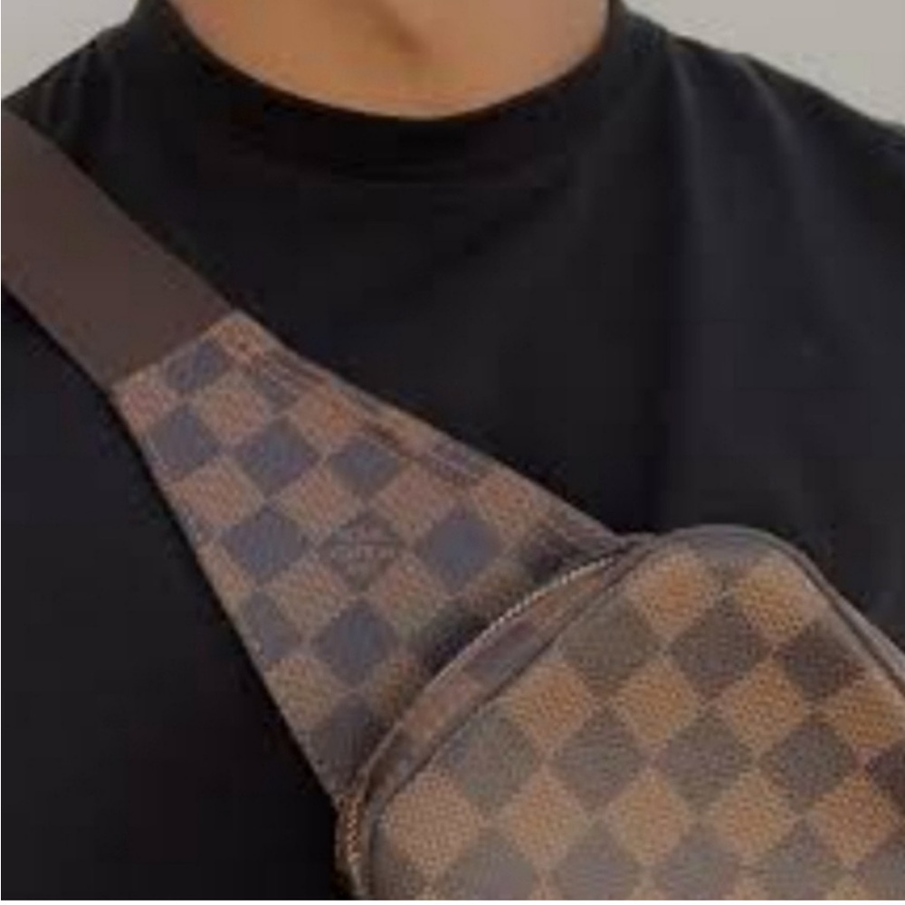 ✨LIKE NEW Louis Vuitton✨Damier Ebene Geronimos BELT / CROSSBODY BAG - Picture 5 of 17